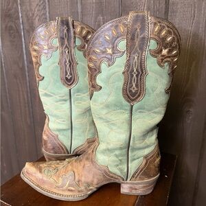 Ariat Green/Brown Embossed Leather Western Boots Sz 8B Pointed/Square Toe Rodeo